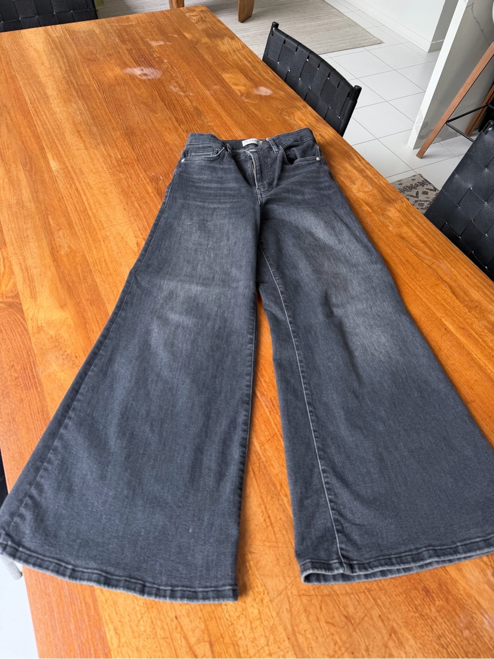 Frame Denim Wide-Leg Jeans in Washed Black